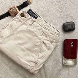 Men’s AEO Classic 10” Light Khaki Short <US 31>